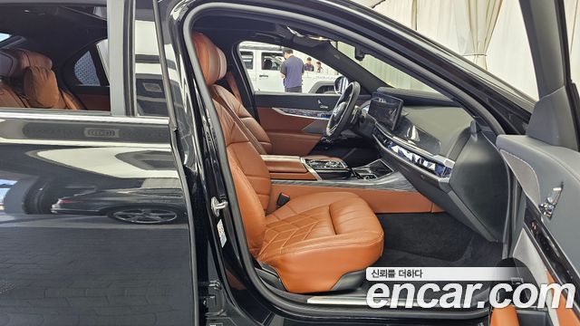 BMW 7-Series 740i xDrive M Sport