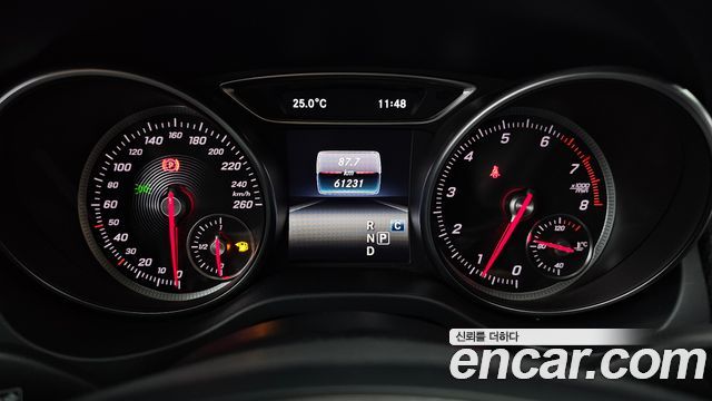 Mercedes-Benz GLA-Class GLA220