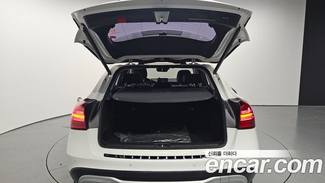Mercedes-Benz GLA-Class GLA220