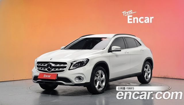 Mercedes-Benz GLA-Class GLA220
