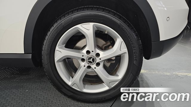Mercedes-Benz GLA-Class GLA220