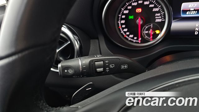 Mercedes-Benz GLA-Class GLA220