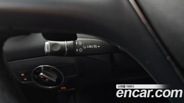 Mercedes-Benz GLA-Class GLA220