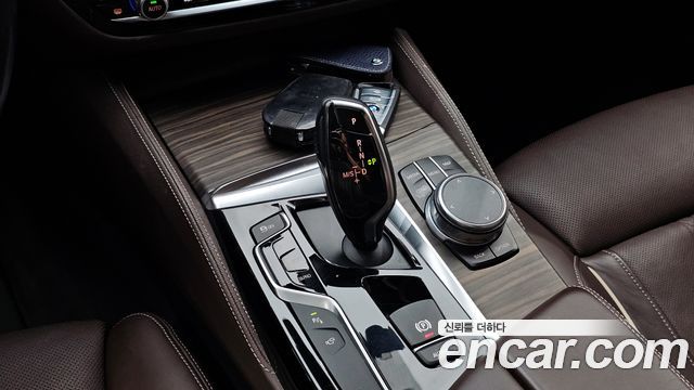BMW 5-Series 530i xDrive M Sport Package Plus