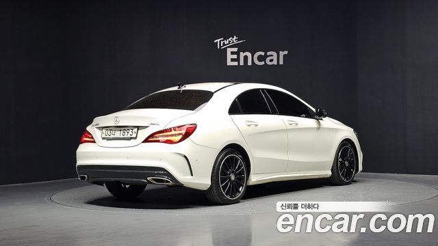Mercedes-Benz CLA-Class CLA250 4MATIC AMG Line