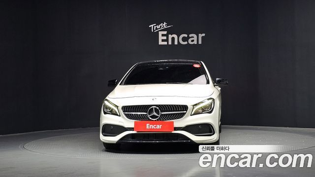 Mercedes-Benz CLA-Class CLA250 4MATIC AMG Line