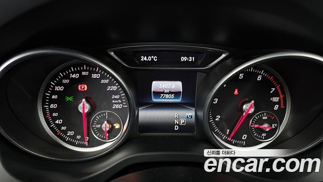 Mercedes-Benz CLA-Class CLA250 4MATIC AMG Line