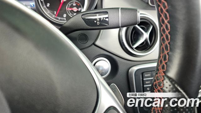 Mercedes-Benz CLA-Class CLA250 4MATIC AMG Line
