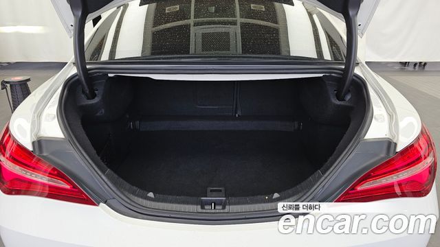 Mercedes-Benz CLA-Class CLA250 4MATIC AMG Line