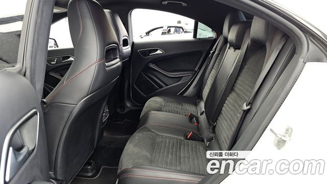 Mercedes-Benz CLA-Class CLA250 4MATIC AMG Line