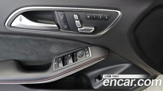 Mercedes-Benz CLA-Class CLA250 4MATIC AMG Line