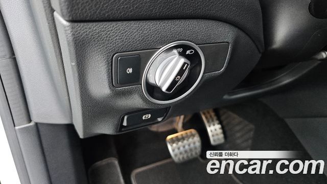 Mercedes-Benz CLA-Class CLA250 4MATIC AMG Line