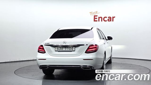 Mercedes-Benz E-Class E200 Avantgarde