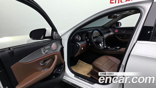 Mercedes-Benz E-Class E200 Avantgarde
