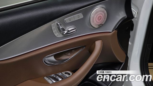 Mercedes-Benz E-Class E200 Avantgarde