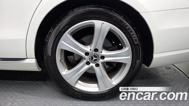 Mercedes-Benz E-Class E200 Avantgarde