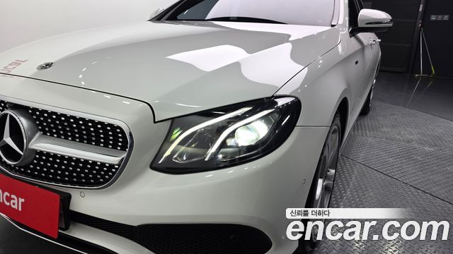 Mercedes-Benz E-Class E200 Avantgarde