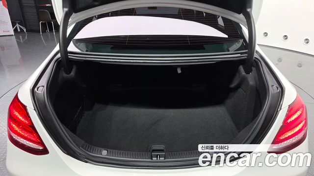 Mercedes-Benz E-Class E200 Avantgarde