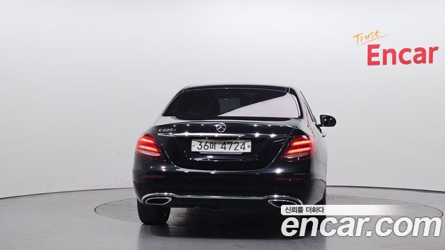 Mercedes-Benz E-Class E220d Avantgarde