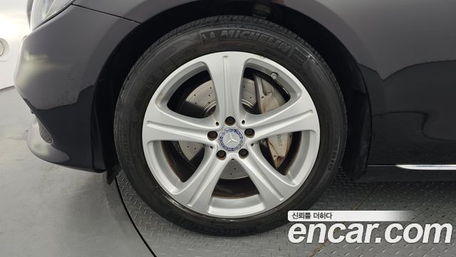 Mercedes-Benz E-Class E220d Avantgarde