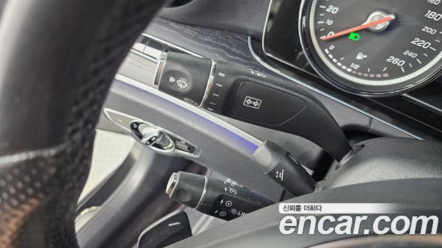 Mercedes-Benz E-Class E220d Avantgarde