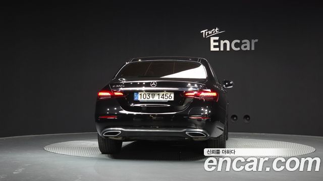 Mercedes-Benz E-Class E300e 4MATIC Exclusive