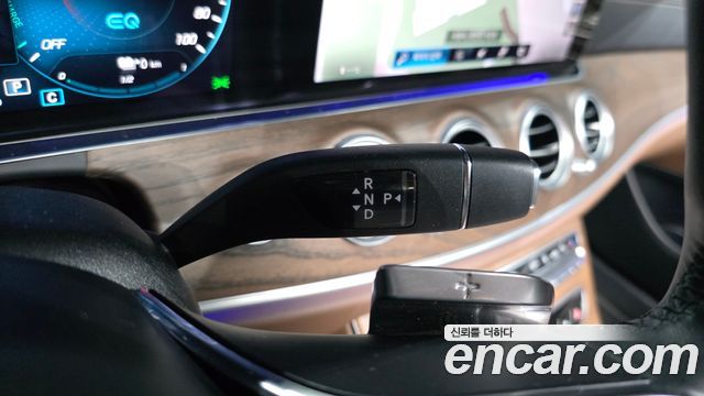 Mercedes-Benz E-Class E300e 4MATIC Exclusive