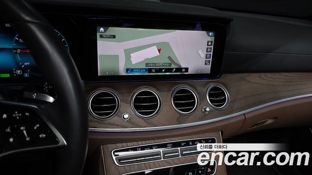 Mercedes-Benz E-Class E300e 4MATIC Exclusive