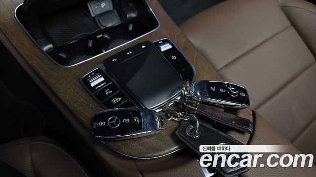 Mercedes-Benz E-Class E300e 4MATIC Exclusive