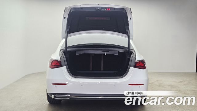 Mercedes-Benz E-Class E200 Avantgarde