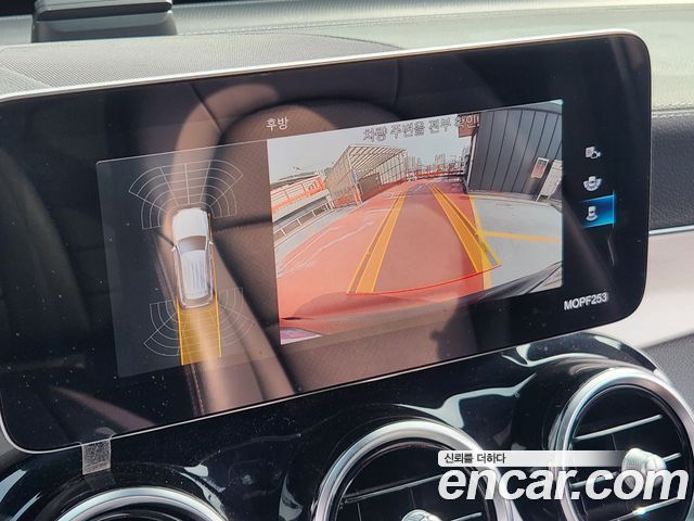 Mercedes-Benz GLC-Class GLC300e 4MATIC