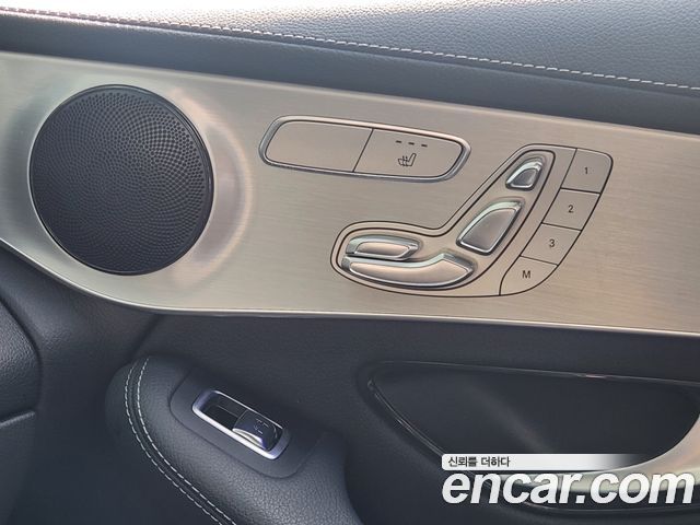 Mercedes-Benz GLC-Class GLC300e 4MATIC