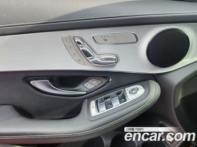 Mercedes-Benz GLC-Class GLC300e 4MATIC