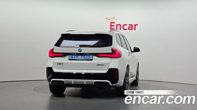 BMW iX1 xDrive 30 M Sport