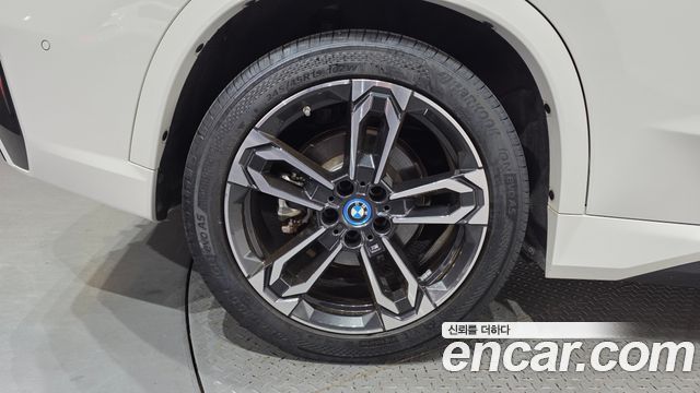 BMW iX1 xDrive 30 M Sport