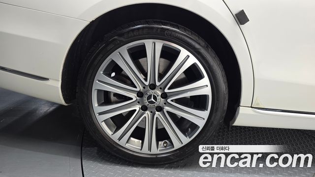 Mercedes-Benz E-Class E400 4MATIC Exclusive