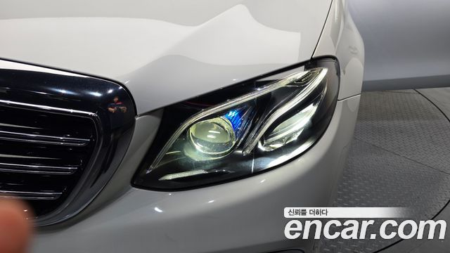 Mercedes-Benz E-Class E400 4MATIC Exclusive