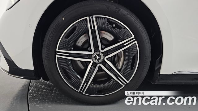 Mercedes-Benz EQE EQE350+