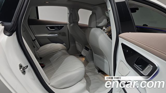 Mercedes-Benz EQE EQE350+