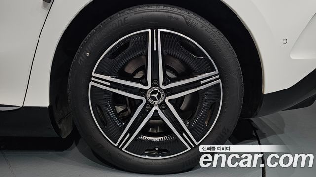 Mercedes-Benz EQE EQE350+