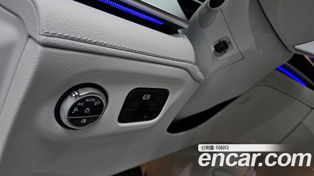 Mercedes-Benz EQE EQE350+