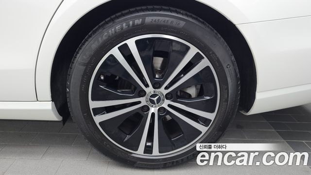 Mercedes-Benz E-Class E250 Avantgarde