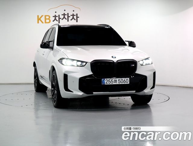 BMW X5 M60i