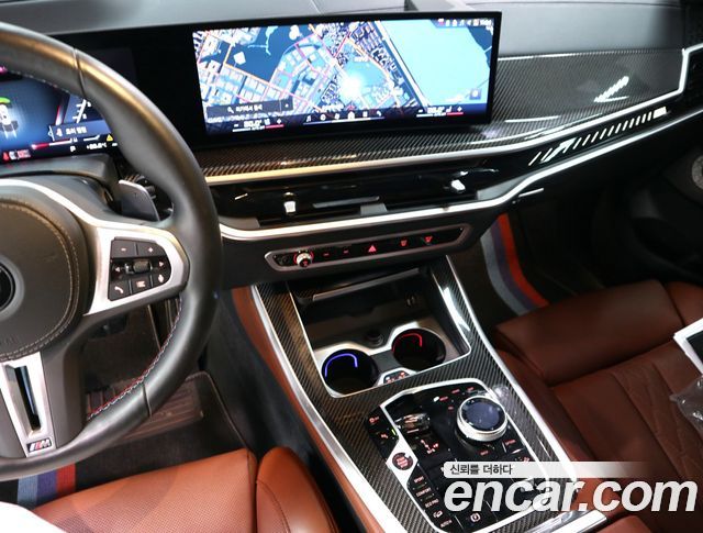 BMW X5 M60i