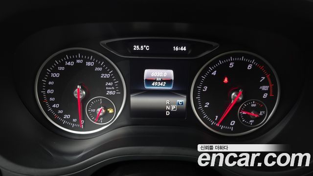 Mercedes-Benz B-Class B220