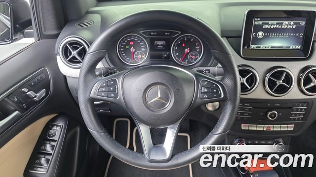 Mercedes-Benz B-Class B220