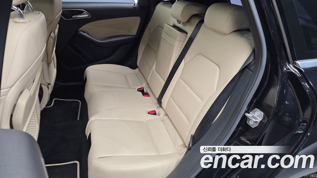 Mercedes-Benz B-Class B220