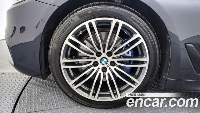 BMW 5-Series 530d M Sport Package
