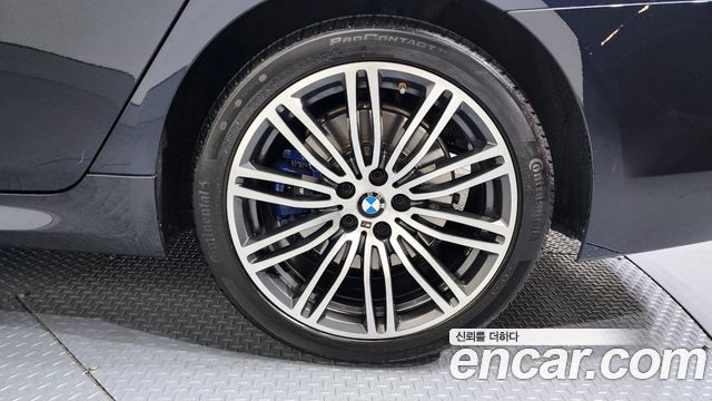 BMW 5-Series 530d M Sport Package
