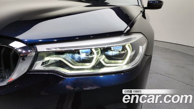 BMW 5-Series 530d M Sport Package